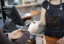 El 79 por ciento de los encuestados utiliza pagos sin contacto El 79 por ciento de los encuestados utiliza pagos sin contacto