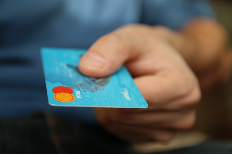 Visa y TransferWise se asocian para expandir tarjetas de débito