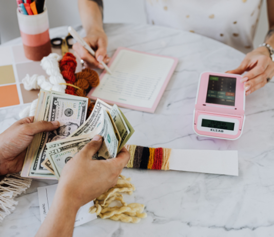 Clave partners with Kandeo to expand digital consumer lending in Colombia Clave partners with Kandeo to expand digital consumer lending in Colombia